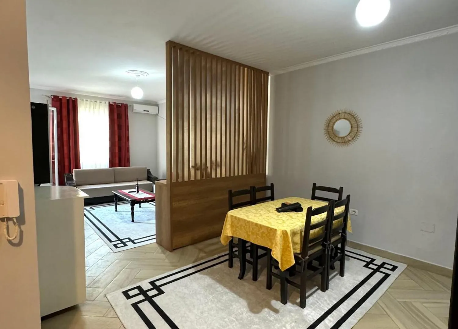 Cozy Apartment Near The Beach Vlore 0*,